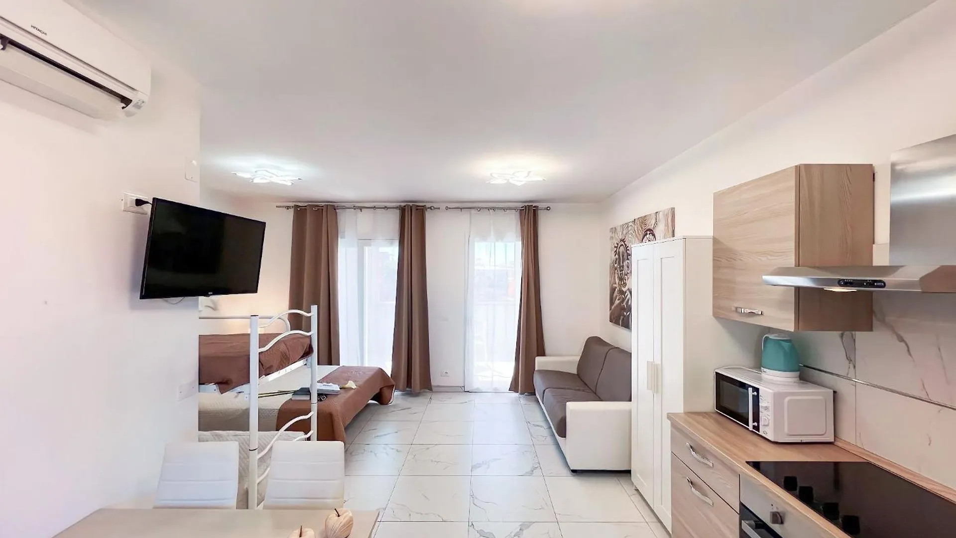 Modern Studio In Bibione Center Apartment