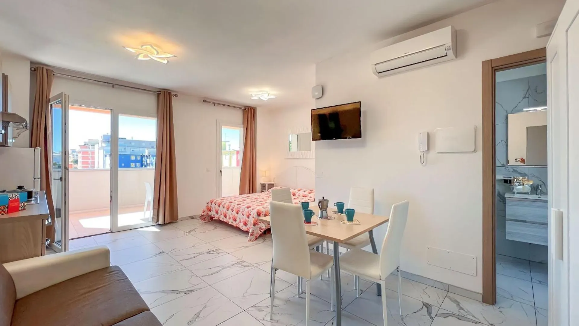 Modern Studio In Bibione Center Apartment