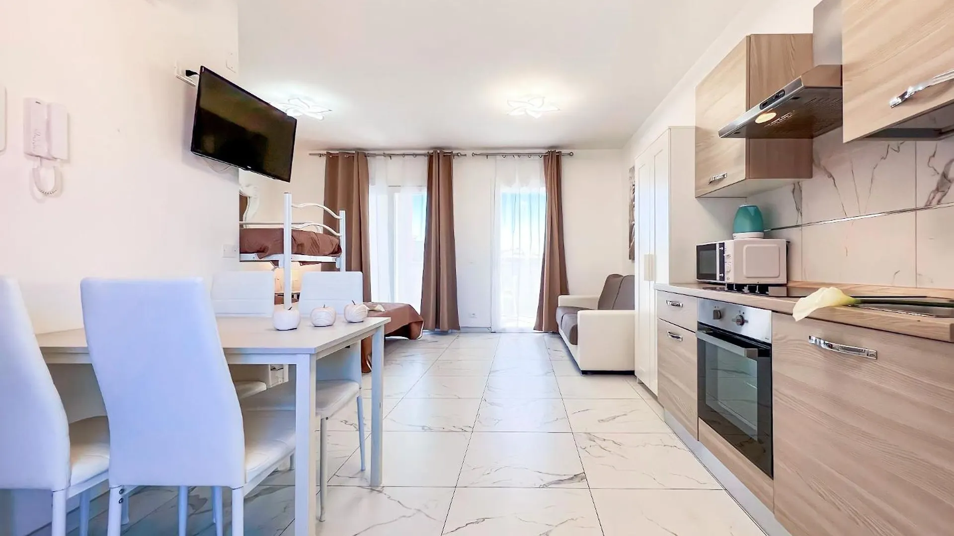 Modern Studio In Bibione Center Apartment